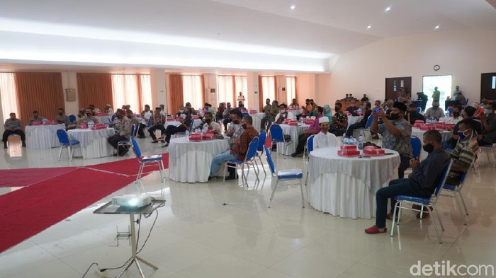 Anggota kampung tangguh se-Kota Probolinggo diminta memperketat peberapan protokol kesehatan, selama libur panjang. Ini untuk mencegah penyebaran COVID-19.