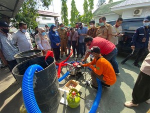 1.797 Paket Konversi BBM ke BBG Dibagikan ke Nelayan & Petani Bone