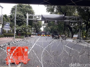 Lalin Arah Istana Ditutup Imbas Demo, Barracuda-Water Cannon Siaga