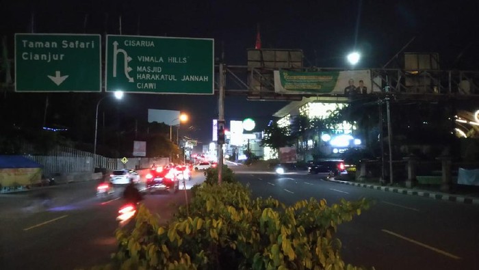 Lalin di Simpang Gadog ke arah Puncak dan Jakarta terpantau lancar