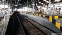 Suasana Stasiun Tugu Yogyakarta masih terpantau normal hari ini.