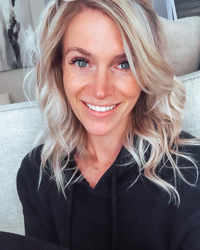 Wanita itu pernah dibilang egois, arogan, membuang waktu, dibenci suaminya, bodoh, hingga harusnya hanya patuh pada pria. Sejak aku mulai mengunggah banyak hal tentang pemberdayaan wanita, koentar-komentar orang mengenai wanita membuatku merasa kurang berdaya,  Foto: Instagram @drculver