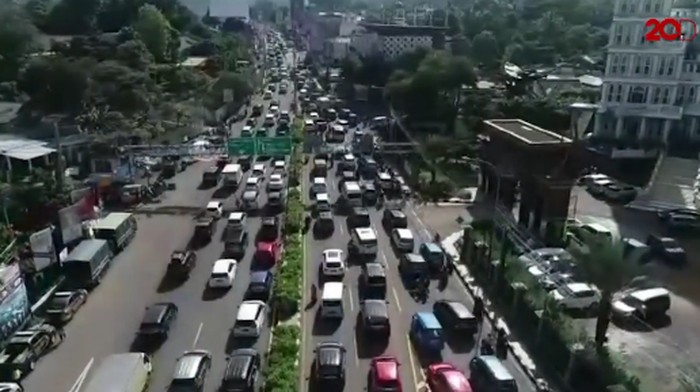 Melihat dari Langit Kemacetan Parah di Simpang Gadog-Tol Jagorawi