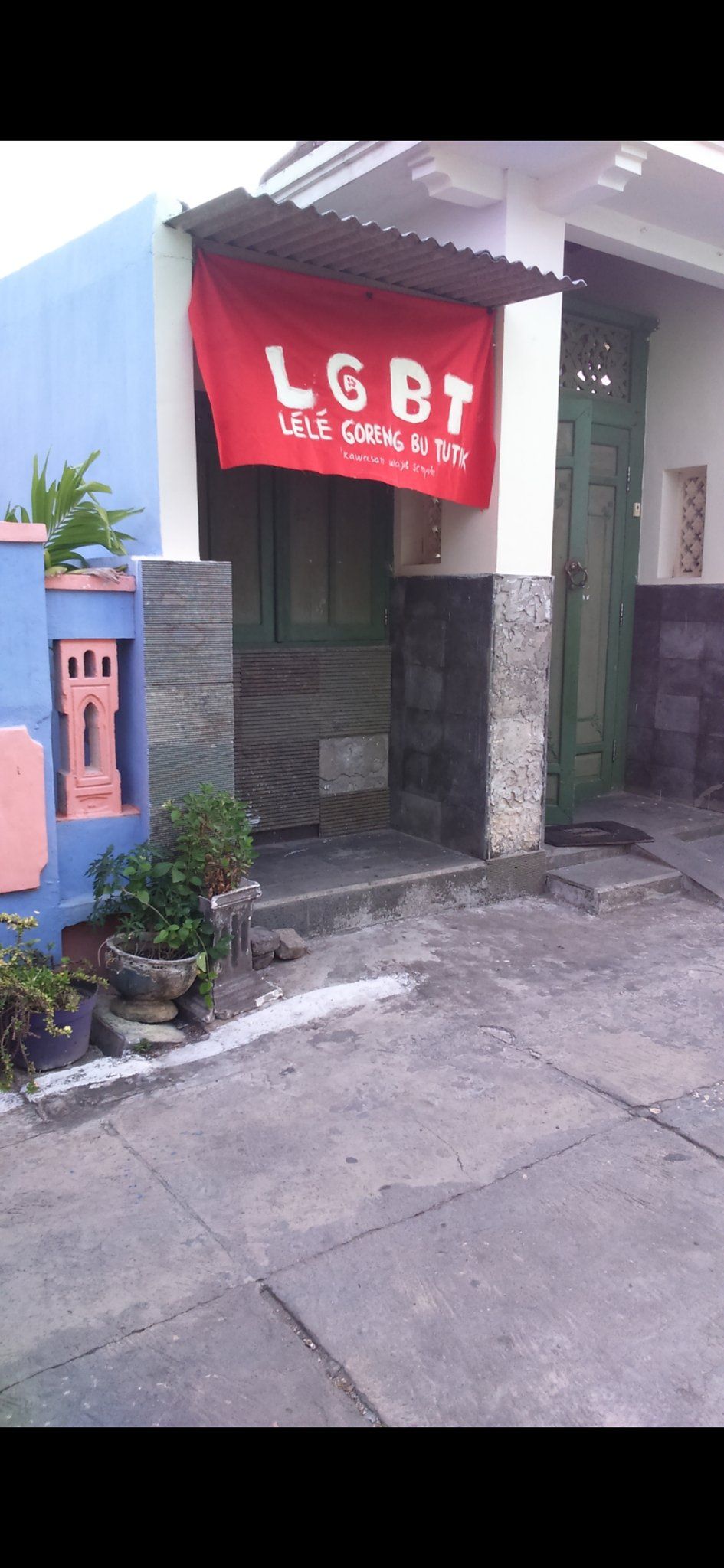 Kocak! 5 Nama Warung Makan Ini Bikin Salah Fokus