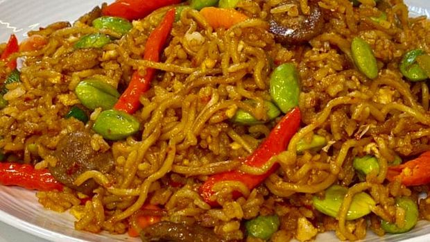 Nasi Goreng Mawut Petai