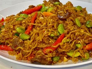 Yummy! Ini Resep Nasi Goreng Magelangan dengan Sate Ayam yang Lezat