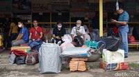Ditenagh masih merebaknya pademo Covid - 19, libur cuti bersama selama 3 hari dimanfaatkan warga untuk pulang kampung.