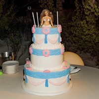 Ada pula yang mengomentari cuitan Kim tersebut dengan nada sarkastis. Wow senangnya. Keluarga saya bahkan sudah hampir enam bulan tidak  bertemu dengan bayi saya, tulis seorang netizen. (Foto: Twitter/@KimKardashian)