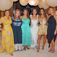 Kim Kardashian mengklaim bahwa semua tamu yang datang telah menjalani protokol kesehatan yang ketat demi menjamin keselamatan bersama. Setelah dua pekan melalui berbagai cek kesehatan dan karantina, aku mengejutkan orang terdekatku dengan mengajak mereka ke sebuah pulau pribadi dimana kami bisa berpura-pura semuanya normal dalam waktu singkat, kata ibu empat anak itu. (Foto: Twitter/@KimKardashian)