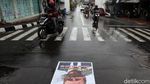 Poster Presiden Prancis Emmanuel Macron Terlindas di Yogyakarta