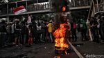 Prajurit TNI Kawal Massa ABG Bubarkan Diri dari Demo
