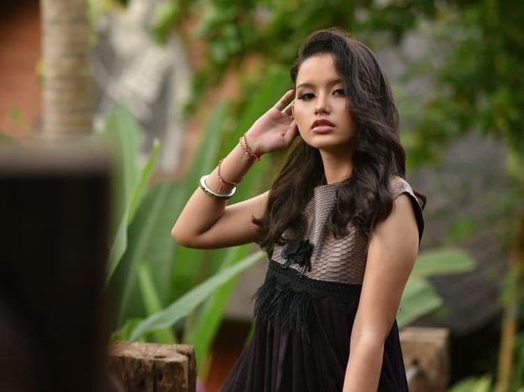 7 Potret Cantiknya Sarah Menzel yang Bikin Azriel Hermansyah Kesemsem