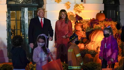 Potret Perayaan Halloween Donald Trump di Gedung Putih