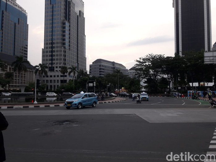 Situasi kawasan Patung Kuda, Jakarta pukul 17.30 WIB.