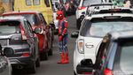 Ada Aksi Spiderman di Kemacetan Gadog