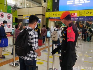 Stasiun Gambir Dipadati Penumpang di Sore Hari, Ini Penampakannya
