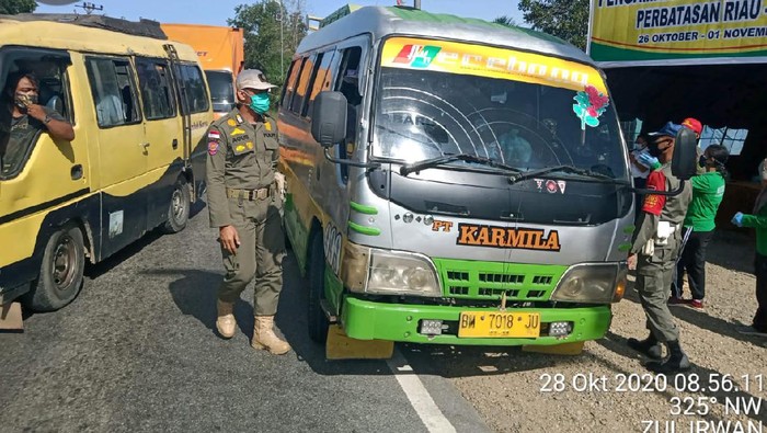 Suasana pengecekan di pos perbatasan Riau (dok. Istimewa)