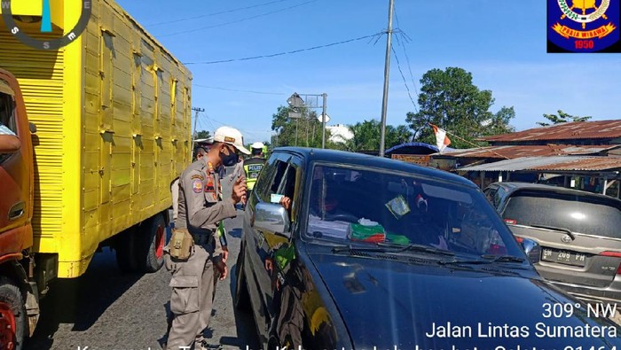Suasana pengecekan di pos perbatasan Riau (dok. Istimewa)