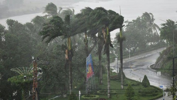 Topan Molave ​​menghantam Vietnam, 2 orang tewas (AFP Photo)