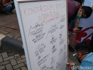 Usai Tandatangani Pigura Konsorsium Pemuda, Massa di Tugu Proklamasi Bubar