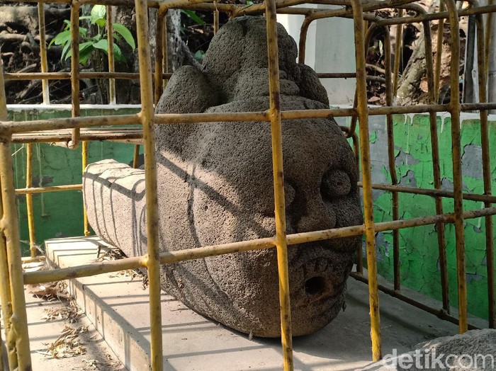 Wisata Gong Perdamaian di Madiun disebut-sebut sebagai tempat berlibur yang ramah dengan kantong. Ternyata, di sana juga ada arca peninggalan zaman Majapahit.