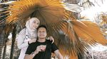 Romantisnya Arie Untung dan Fenita Arie Saat Makan Bareng