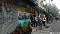 Suasana di Jalan Asia Afrika yang tembus ke Jalan Braga yang jadi favorit wisatawan (Wisma Putra/detikTravel)