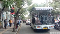Bus Bandros juga menjadi favorit wisatawan untuk berwisata keliling Kota Kembang Bandung (Wisma Putra/detikTravel)