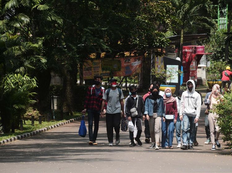 Bonbin Ragunan Jadi Tempat Warga Jakarta Mengisi Liburan