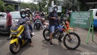  Namun, di masa pandemi COVID-19 seperti saat ini, pihak Ancol pun menerapkan sejumlah protokol kesehatan guna mencegah penyebaran virus Corona. Salah satunya dengan membatasi jumlah pengunjung yang hendak berwisata di kawasan tersebut.