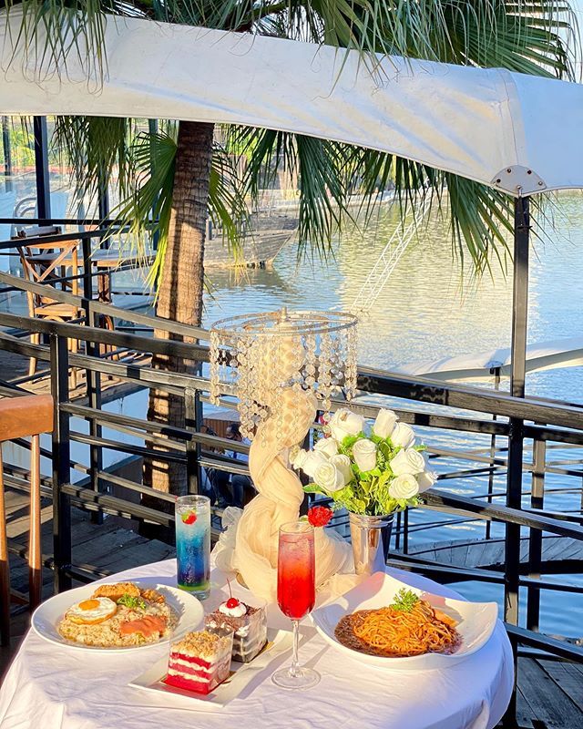  Di  Ancol Kamu Bisa Makan  dengan Suasana Laut di  5 Tempat  