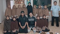 Dalam beberapa foto yang diunggahnya di Instagram, dia mengenakan jilbab dan minta didoakan. (Foto: dok. Instagram @dj_kattybutterfly36)  