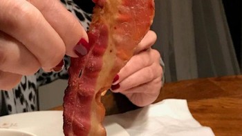 Yakin kuda laut sebesar itu? Ini hanyalan bacon. Foto: Brightside