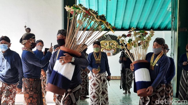 Perayaan Grebeg Maulud, Keraton Ngayogyakarta Bagikan Ribuan Uba Rampe