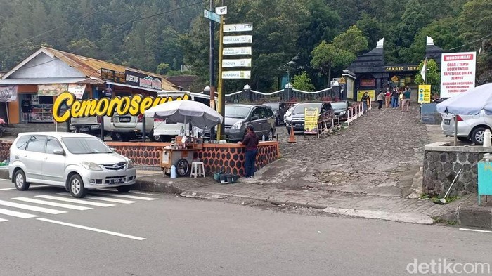 Gunung Lawu Via Cemoro Sewu