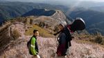 Pesona Jalan di Atas Awan Sigemplong Saat Cuti Bersama