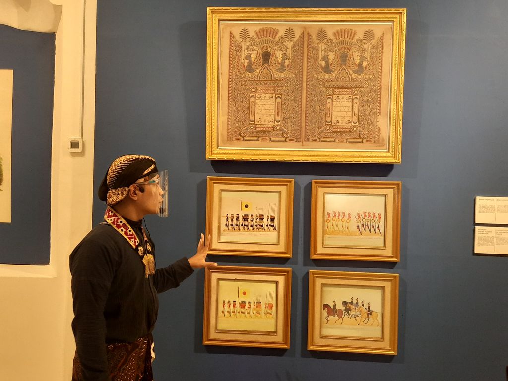 Koleksi yang dipamerkan oleh Keraton Ngayogyakarta Hadiningrat