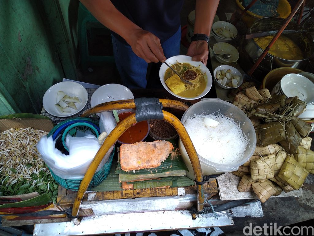 Laksa Bogor Mang Wahyu yang Laris Manis Sejak 1960-an