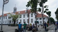 Libur panjang dan cuti bersama yang ditetapkan pemerintah seperti ini biasanya selalu ramai dan dibanjiri oleh warga Ibu Kota yang ingin menikmati liburan alternatif dengan kocek yang sangat murah.