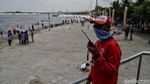Libur Maulid Nabi, Pantai Ancol Ramai Wisatawan