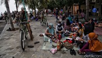 Penerapan sejumlah protokol kesehatan tersebut dilakukan untuk mencegah meningkatnya angka kasus COVID-19 akibat momen libur panjang dan cuti bersama.