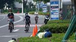 Membelah Sepinya Jalan Sudirman dengan Sepeda