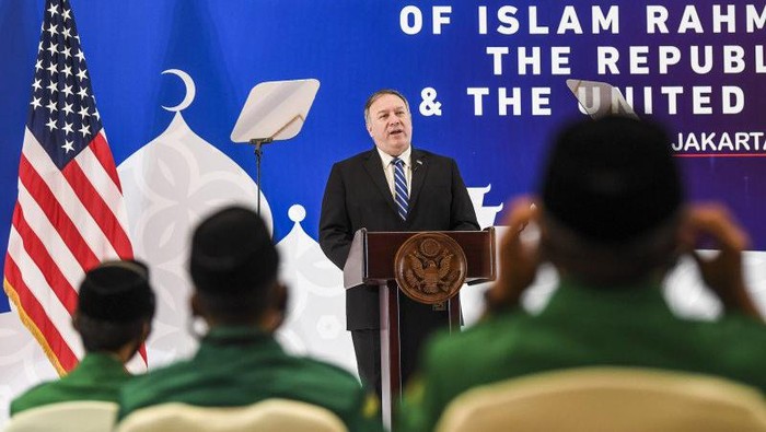 Menlu AS Mike Pompeo menjadi pembicara dalam dialog dengan GP Ansor di Jakarta.