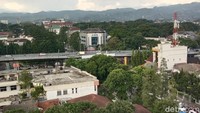 Melihat Bandung di atas ketinggian menjadi alternatif liburan di kala pandemi COVID-19. Bukan begitu, traveler? (Wisma Putra/detikTravel)