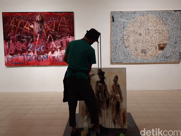 Karya perupa yang dipamerkan dalam acara pameran multi-dimensi 'Ataraxia' yang diselenggerakan oleh MayinArt di Jogja Gallery, Rabu (28/10/2020)