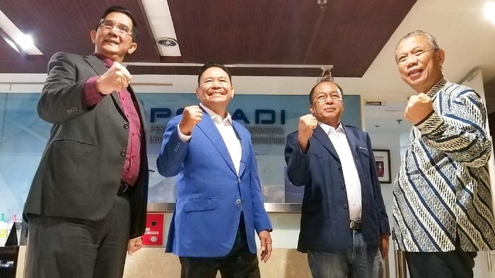Peradi Gelar Rapat Koordinasi Nasional Peradi menggelar rapat koordinasi dengan seluruh staf di Jakarta. Koordinasi itu mengumumkan nama Sekjen, Bendahara Umum dan ketua harian Peradi.