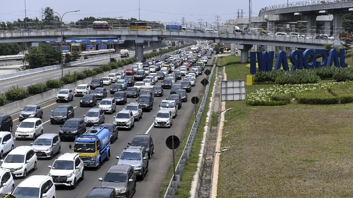 PT Jasa Marga (Persero) Tbk. catat 336.929 kendaraan telah tinggalkan Jakarta selama dua hari pada 27-28 Oktober 2020. Hal itu dipicu oleh momen libur panjang.