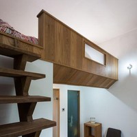 Sedangkan kamar tidurnya terletak di lantai atas rumah. Begini penampakan kamar tidurnya. Foto: Carter Jonas