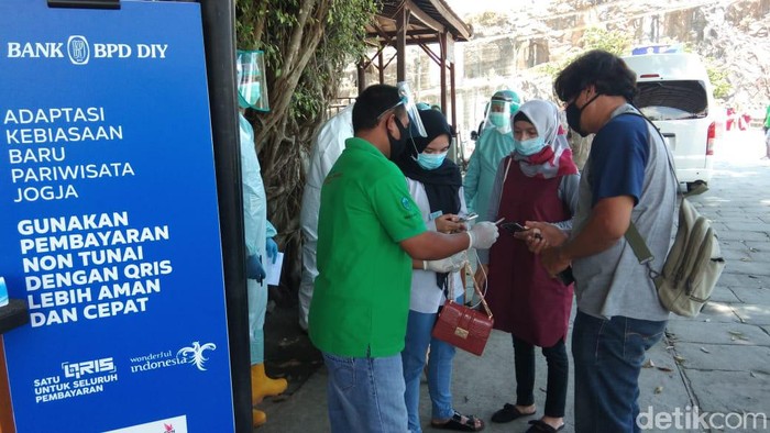 Suasana Tebing Breksi di Yogyakarta hari Cuti Bersama, Kamis (29/10)