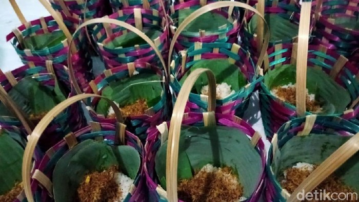 Tradisi Maulid Nabi di Kudus.